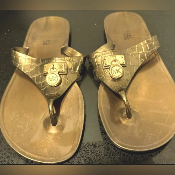 Michael Kors flip flop Jelly Lock Charm gold bronze animal print thong beach 9 - Picture 2 of 3